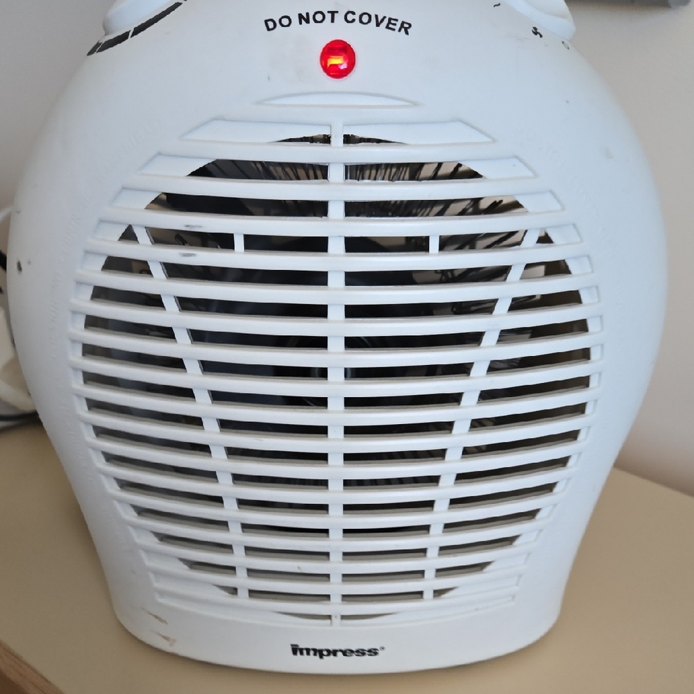 imPRESS White Compact Heater